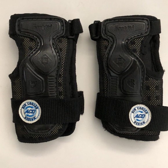 Set of Franklin youth elbow, knee and wrist pads size medium - Picture 8 of 10